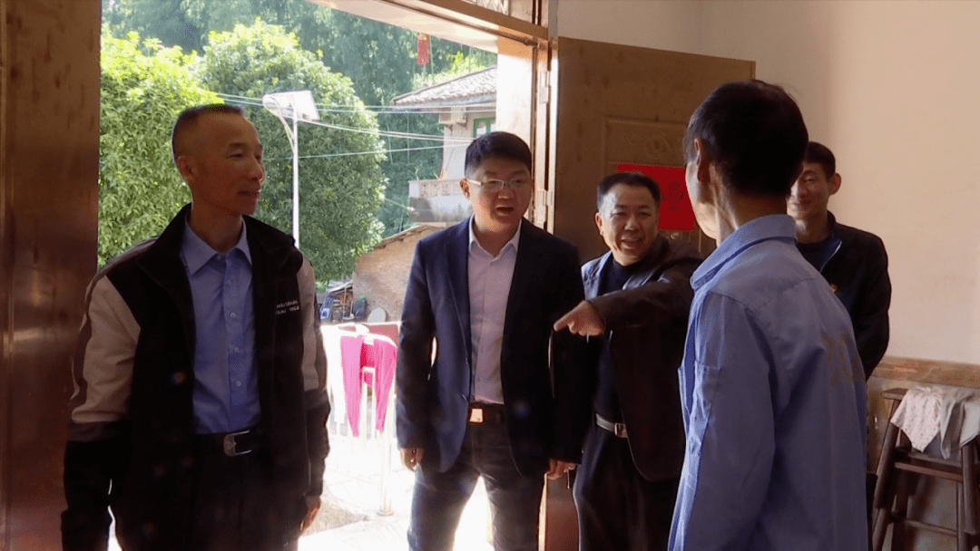 10月20日,光泽县政府副县长,县公安局局长陈忠受县长赵大建的委托