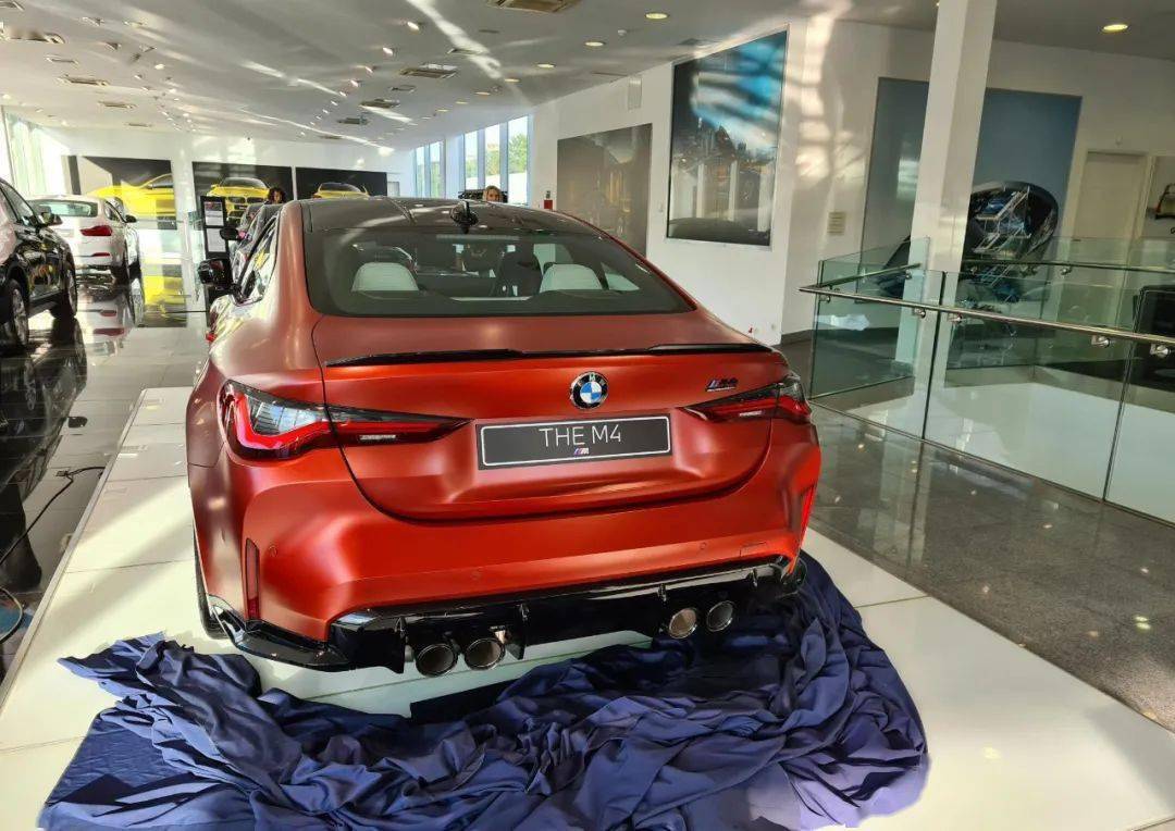 这是你从未见过的磨砂橙色全新宝马m4,爱了吗?