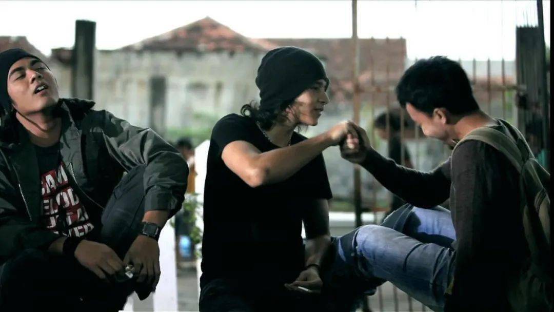 电影资源 |少男少女闯江湖,爽口的印尼动作大戏《黑暗之城tarung》