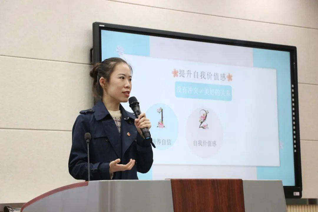 合影留念审核 / 王鑫文案 / 肖琪摄影 / 彩云编辑 / 肖琪