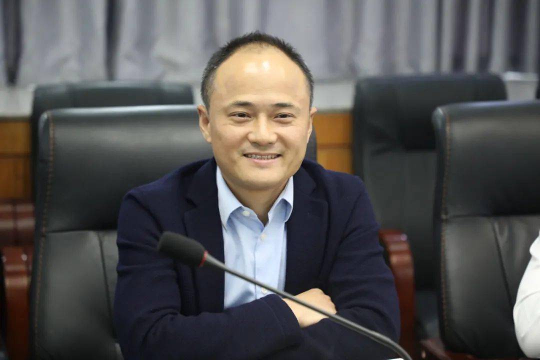 总监赵翔,阿里巴巴钉钉事业部浙赣总经理郑斌一行来到湘东区调研考察