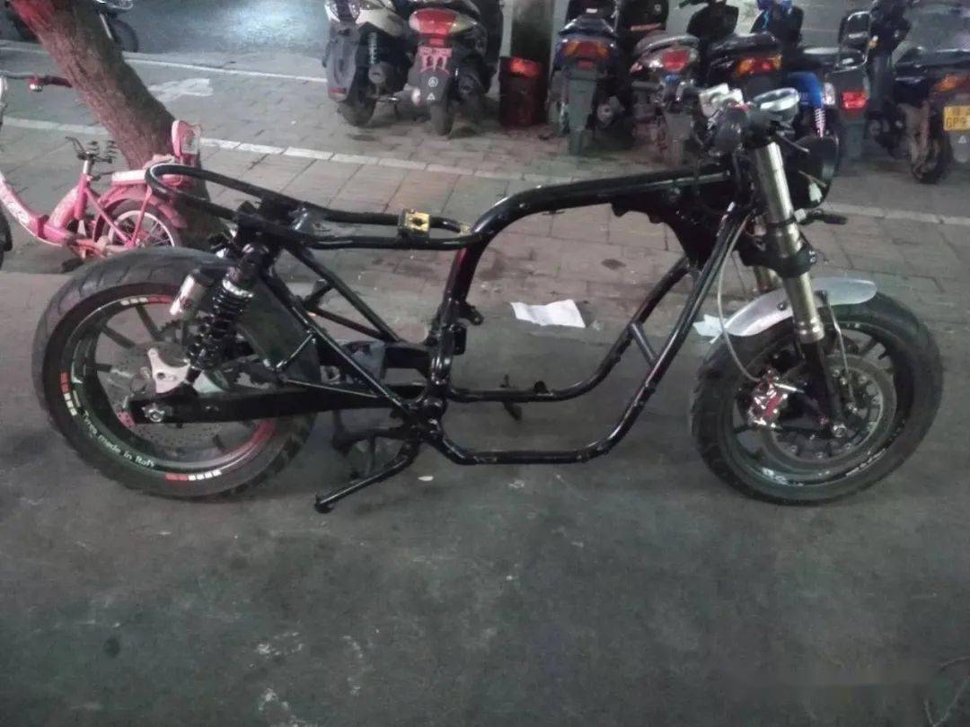 夜鹰750国内改装aura车友投稿