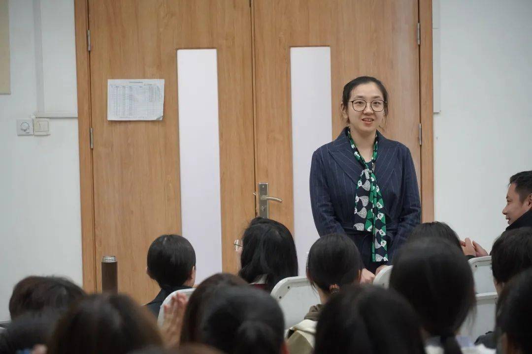 广播电视学专业 郭薇薇老师▲广播电视学专业 田钰佳老师▲广播电视