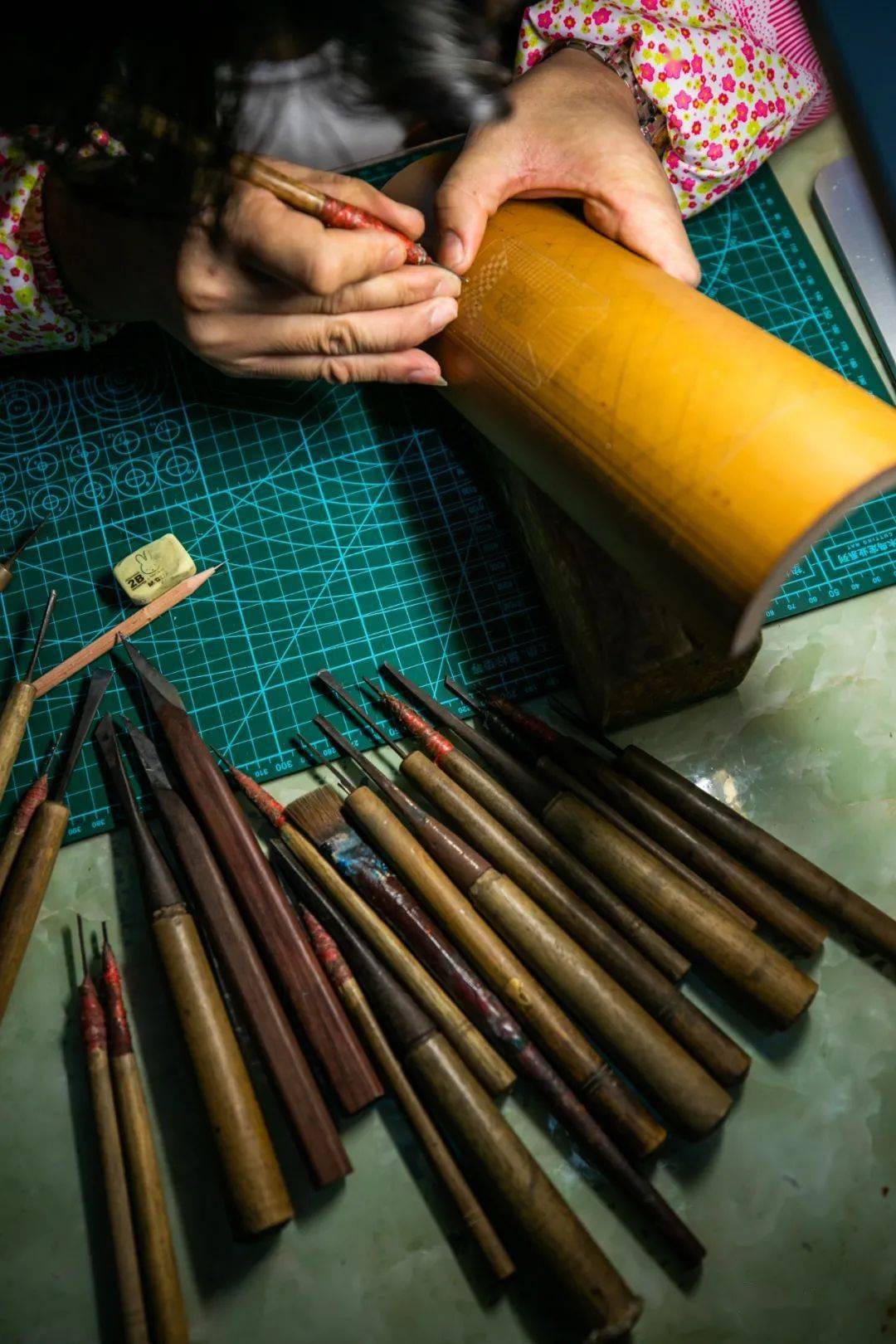 厉害毕节男子的留青竹刻技艺太精湛