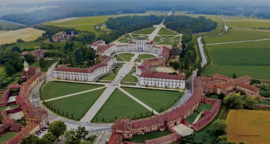 意大利有知名且规模宏大的宫殿建筑么?