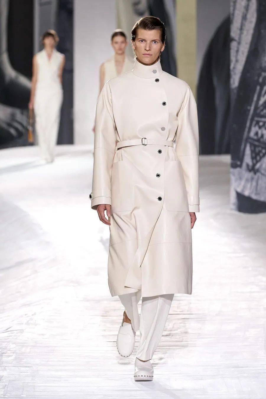 2021巴黎春夏时装周,看看大户之家交出的精彩答卷(中)_loewe