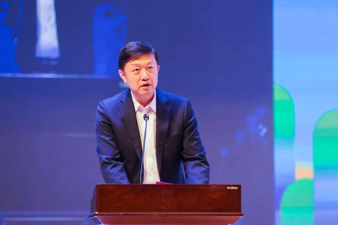 钦州市副市长卢峰致辞赵君在欢迎辞中介绍,北部湾大学立足于北部湾得