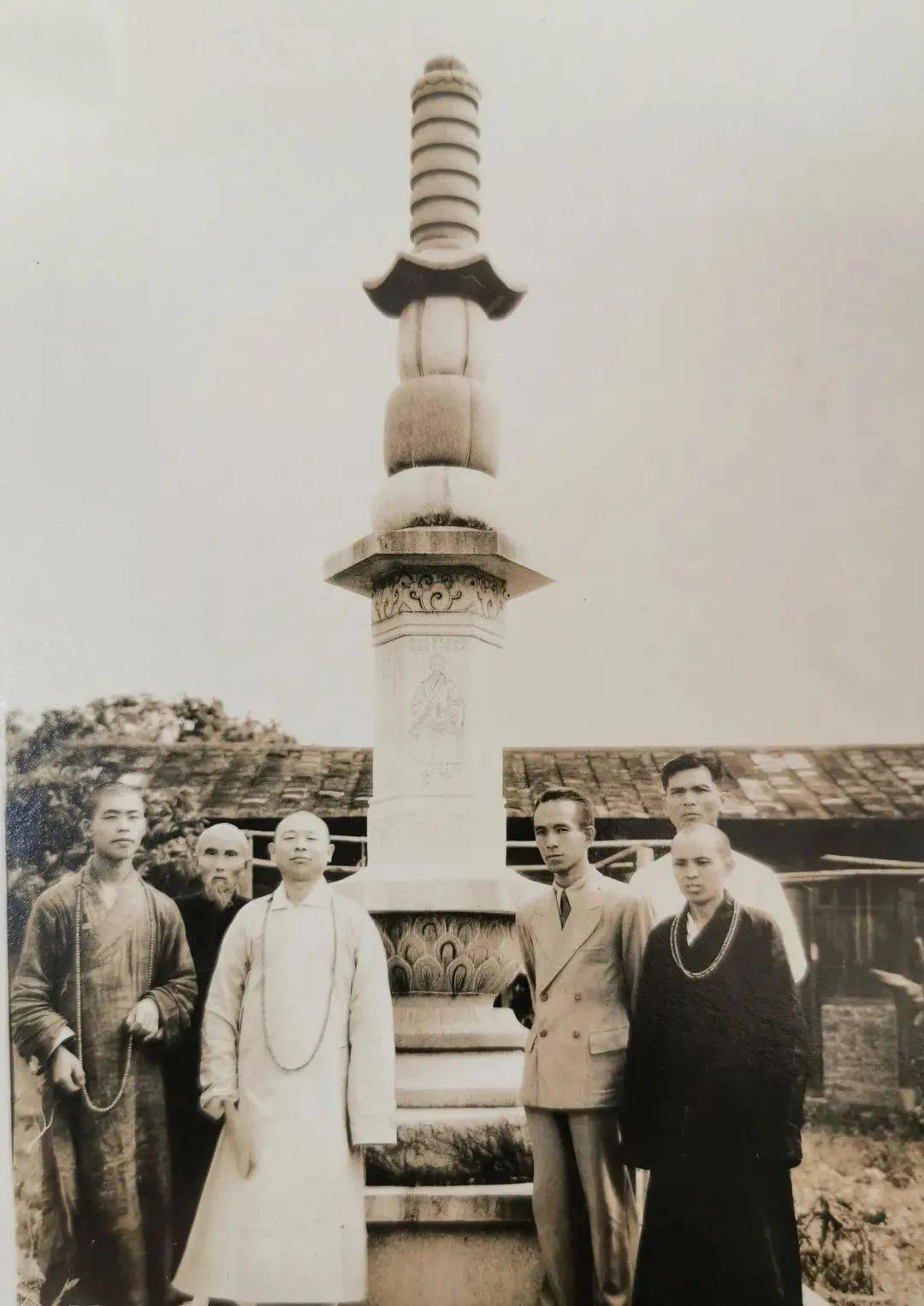 李叔同1918年出家前將此照1900年李叔同在上海成為近現代中國書法史