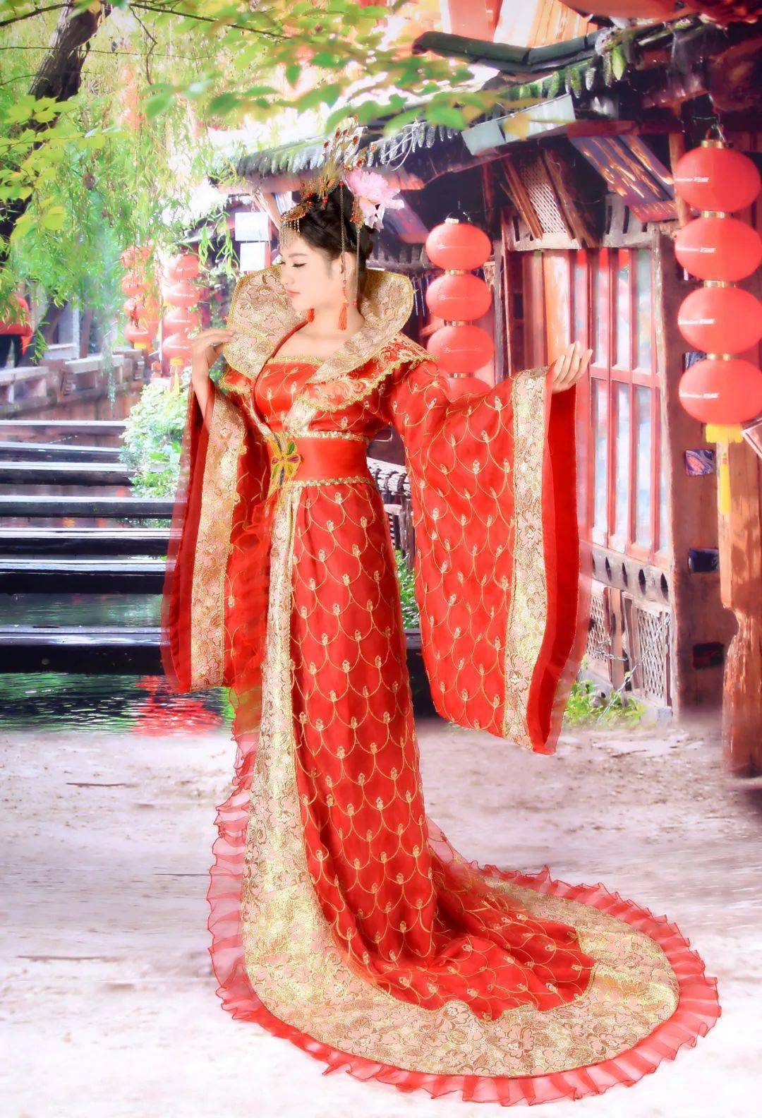 或大家闺秀或小家碧玉加上头饰和容妆盘起青丝选一套心仪的古装穿越