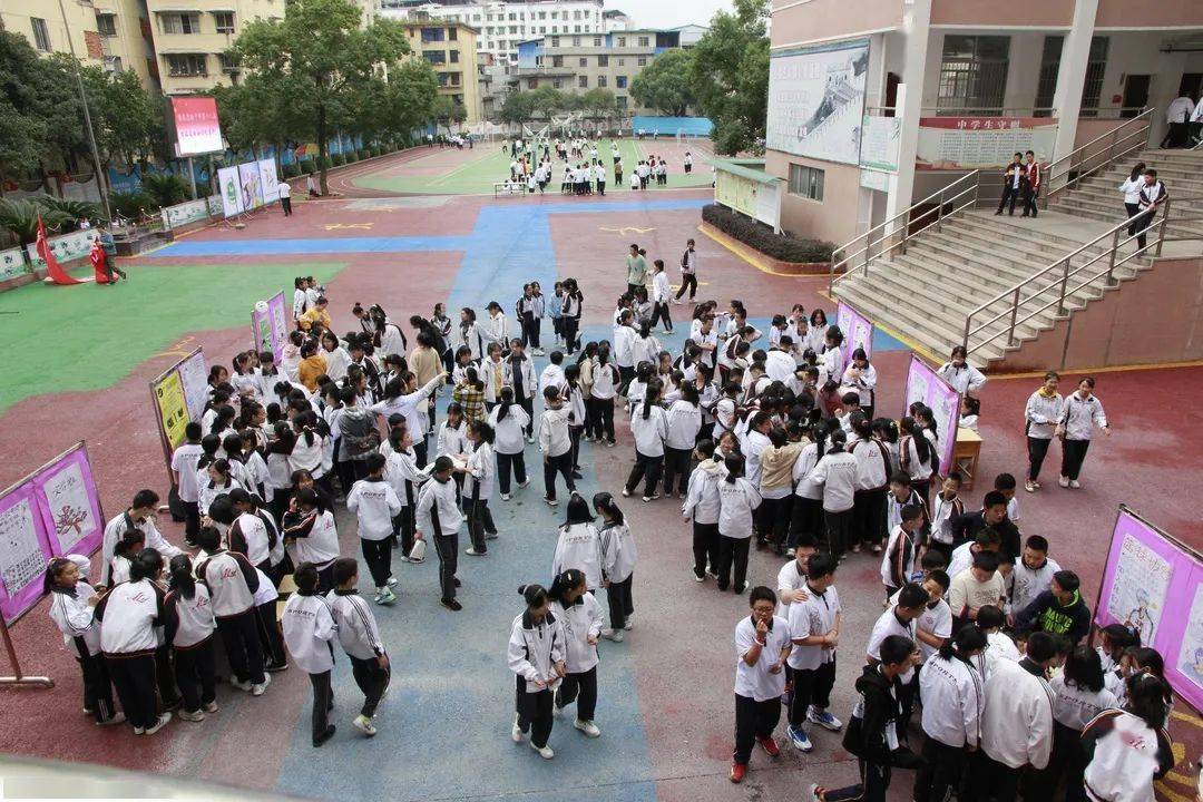 全面发展,近日,邵武市实验中学举办了2020—2021学年学生社团纳新活动