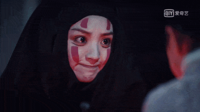 黄橙子同学去参加万圣节派对的最受大家喜欢cos的造型之一无脸男装扮