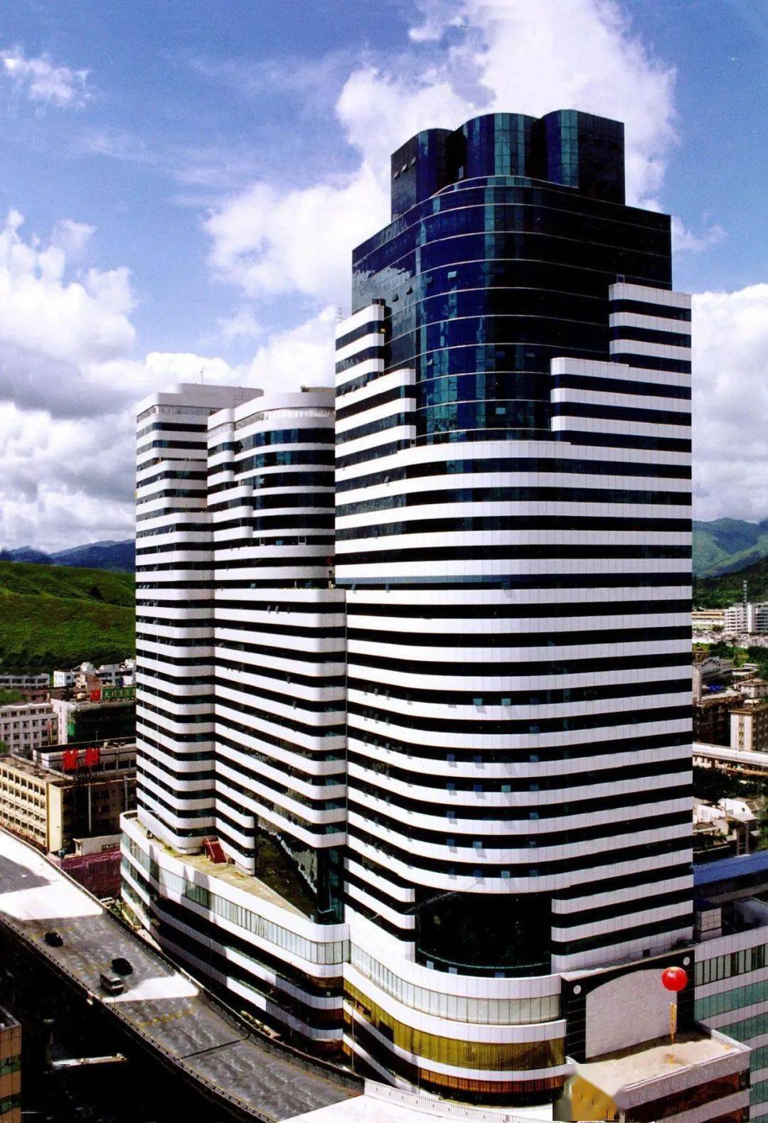 深圳市庐山大厦△深圳市证券大厦△深圳书城△邮政大厦"公共空间"