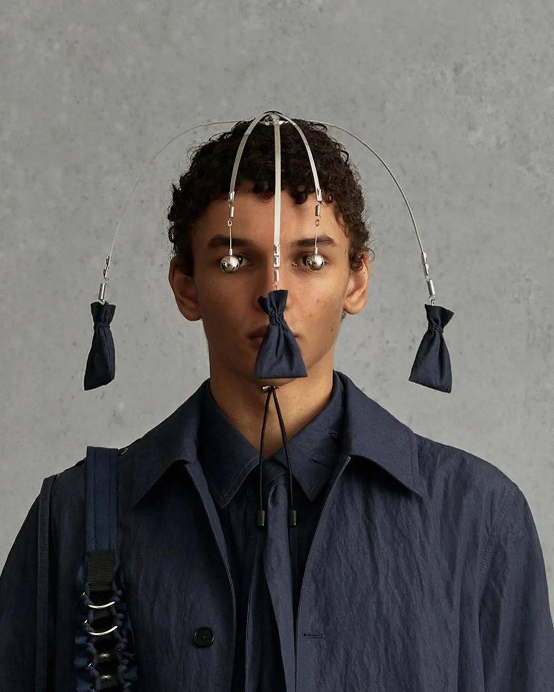 时装设计师灾难艺术家把衣服穿的像帐篷的他这一季竟让我想清空血槽和