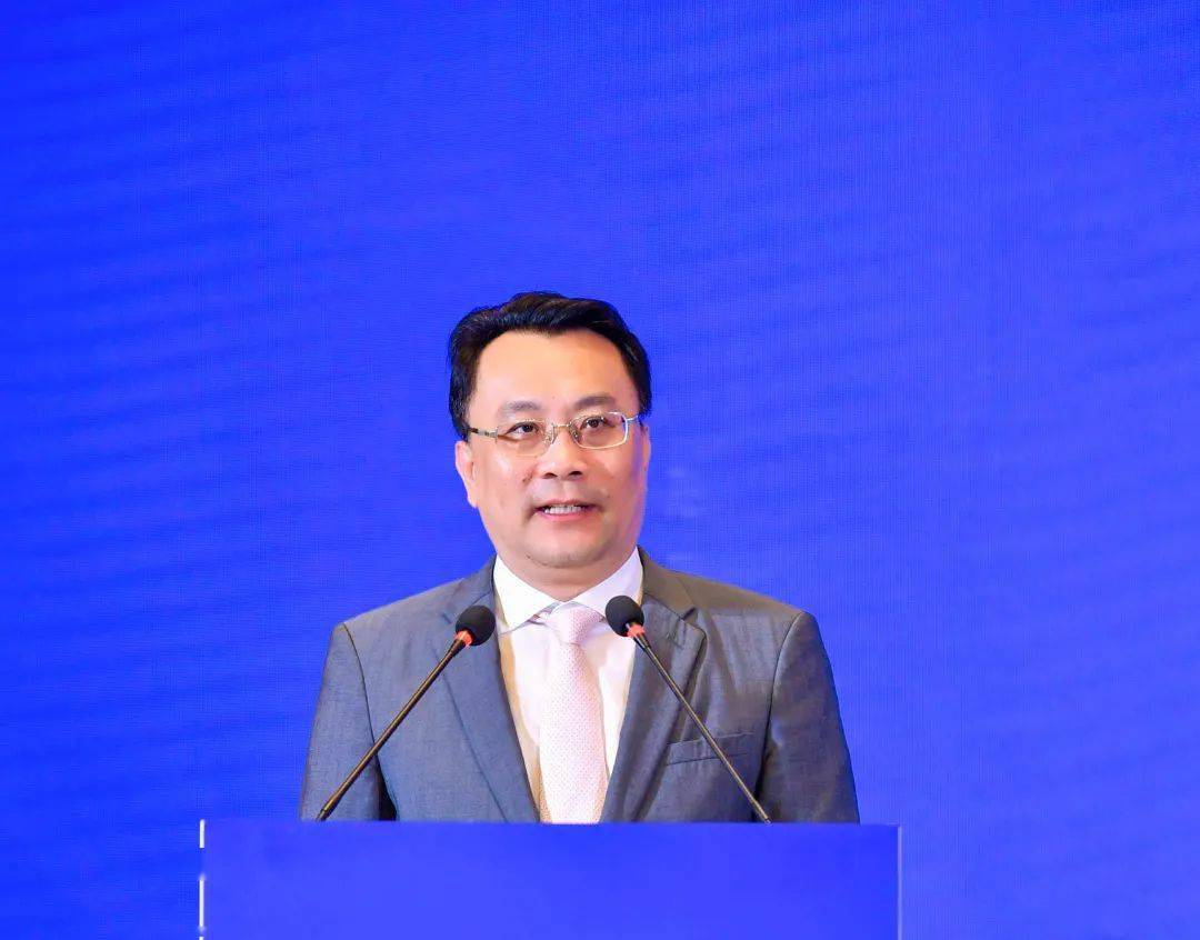 海口市商务局局长蔡俏致辞01此外,近30家国内知名会展企业代表及其他