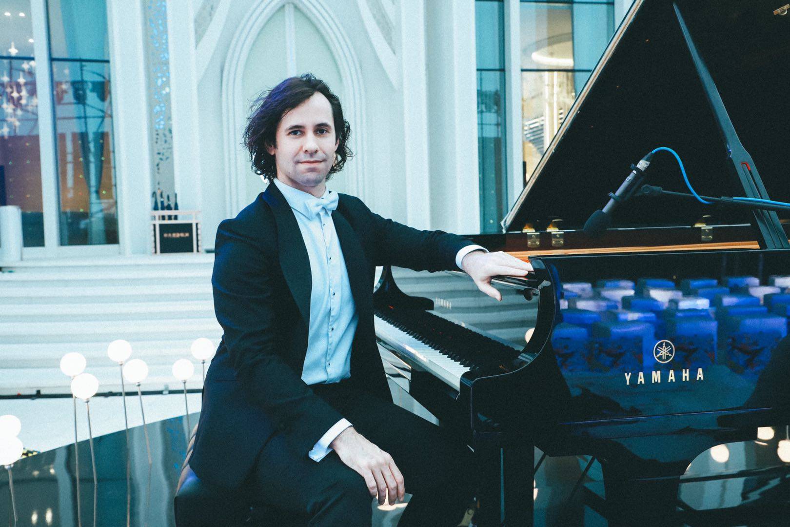 大湾区首场曾获西班牙女王授奖的钢琴王子奏响碧海银湖