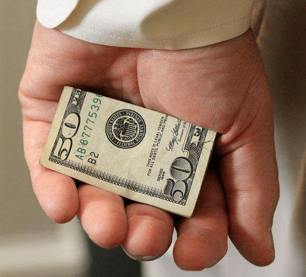 茶水钱是什么鬼玩抵押车也要懂天王盖地虎