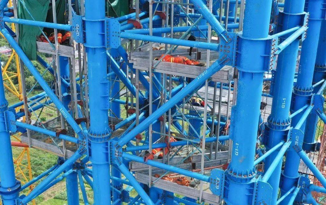 重大进展平南三桥高达200米装配式钢管塔架顺利拆除完成