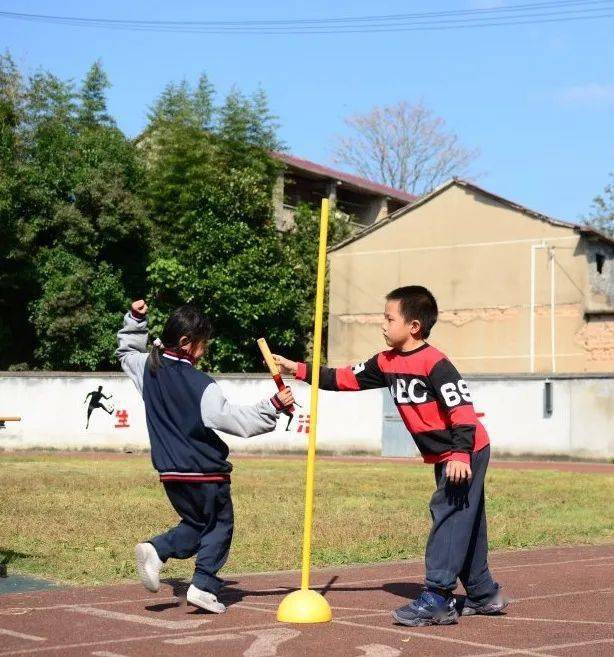 秋日激情飛揚運動伴我成長儒岙鎮中心小學舉行2020年秋季田徑運動會