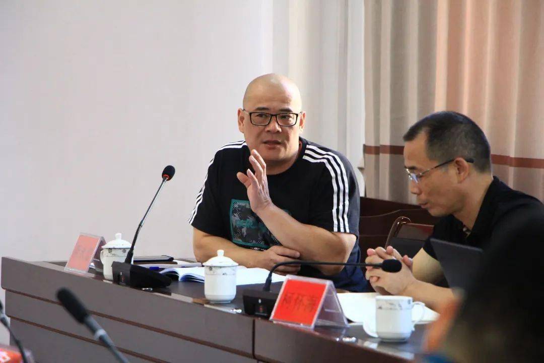 校长代表学校感谢各级党委,政府,教育主管部门长期以来对惠安四中的