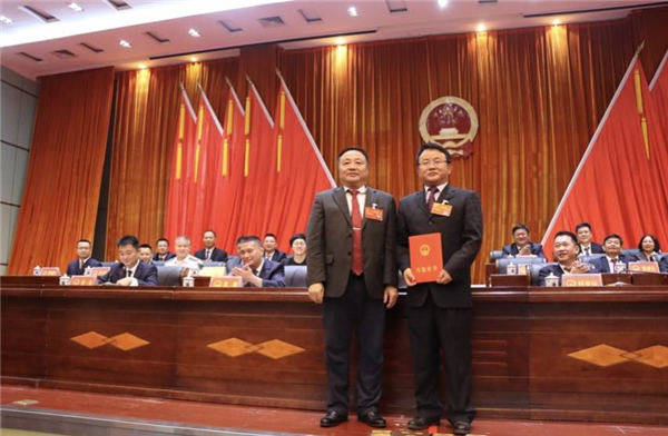 三亚市吉阳区召开二届人大第九次会议02顾浩当选区长