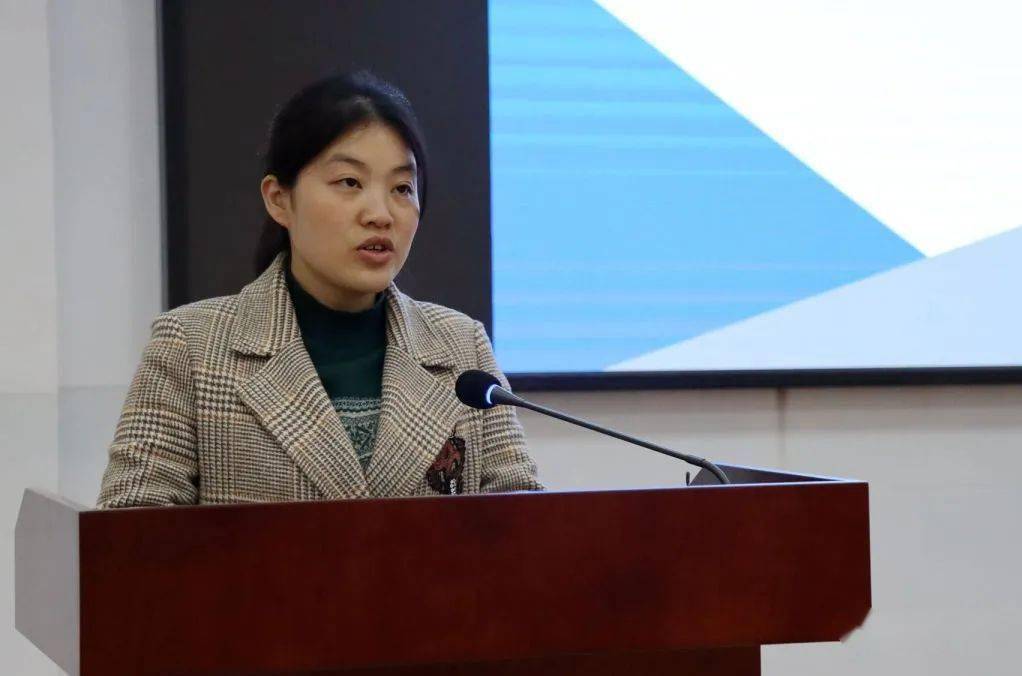 威信一中召开高三年级四省联考质量分析暨备考研讨会