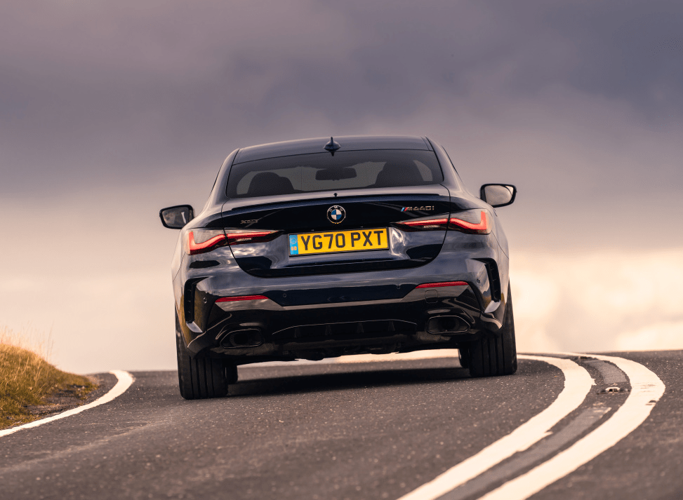 宝马新车2.0t爆252马力,纯进口 国六,比奔驰c好看