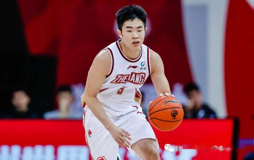 王奕博,cba浙江稠州篮球俱乐部球员,曾入选国少,国青男篮并担任队长