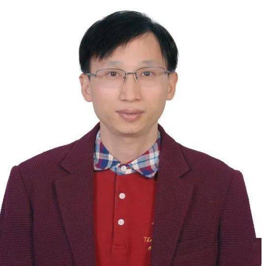 师从第五批全国名老中医闻庆汉教授,博士师从广东省名中医吴山教授