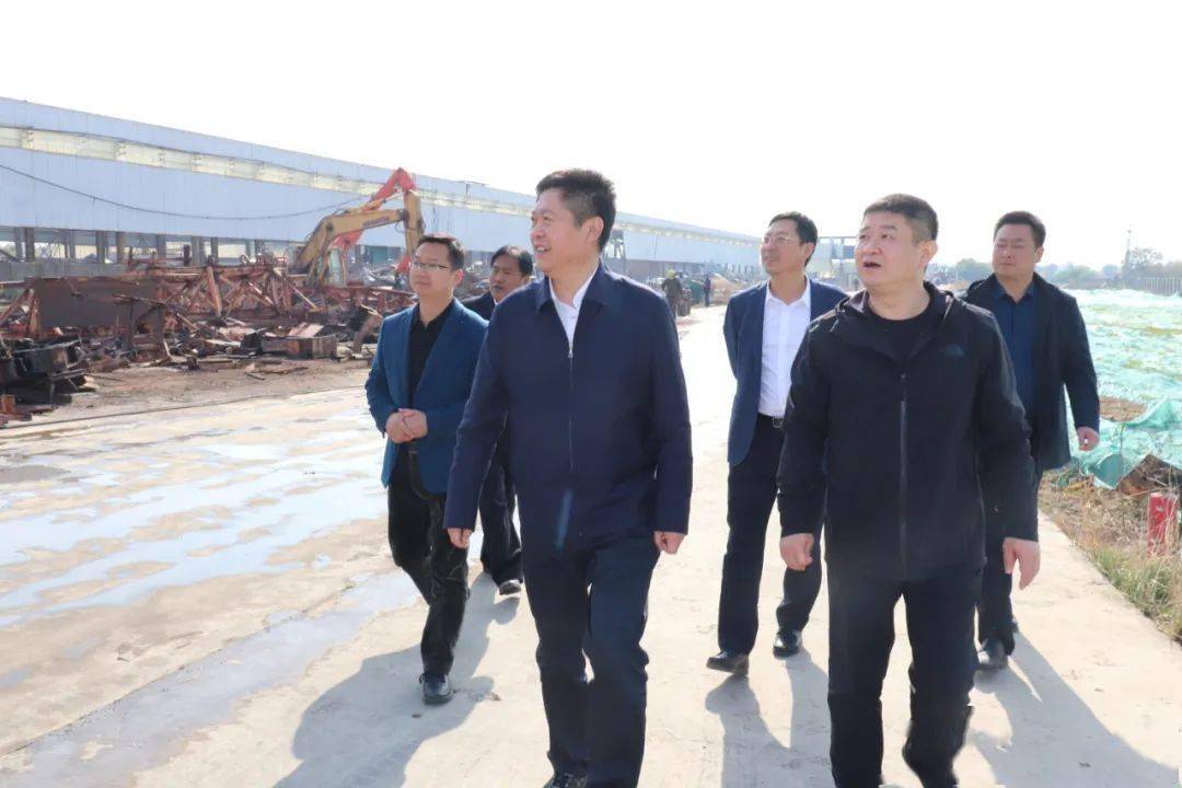 张士民就城乡结合部环境综合整治工作进行调研