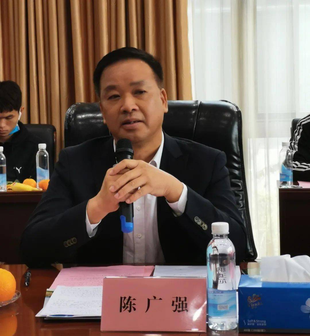 福绵籍优秀企业家陈广强,梁辉在座谈会上交流和分享了各自的创业成功