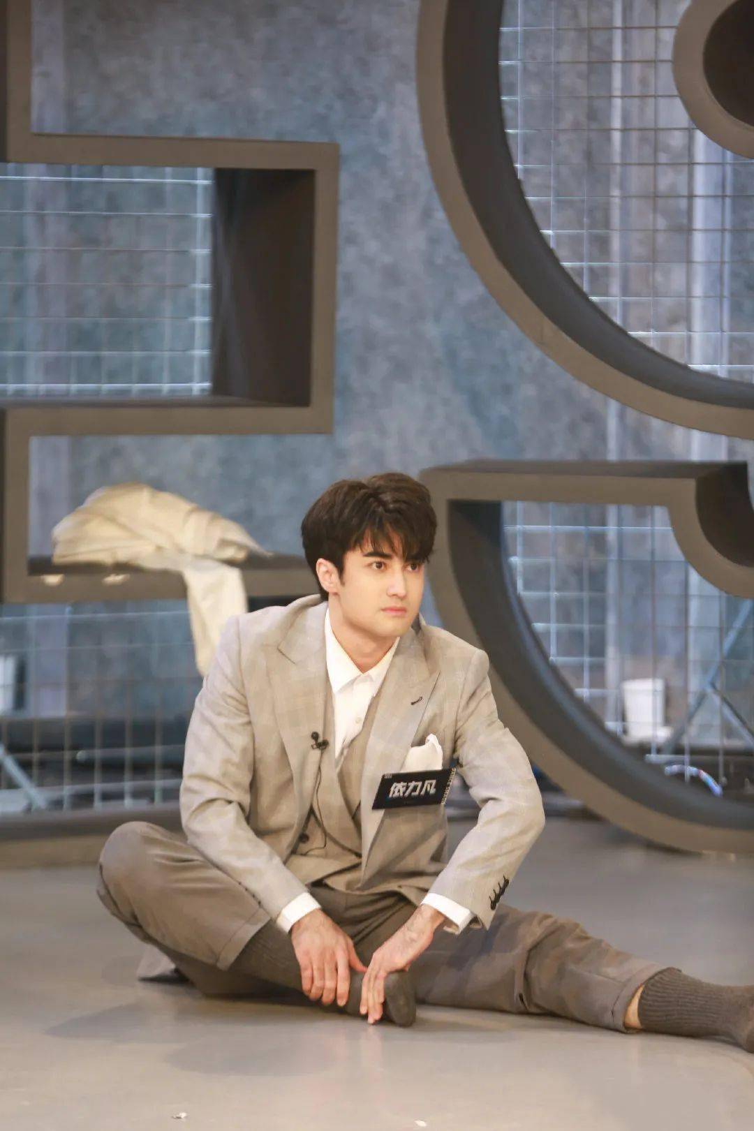 还有大量风暴后台照吕科镝罗昱文昂昂王韬瑞陈镇威华宵一黎星谢欣