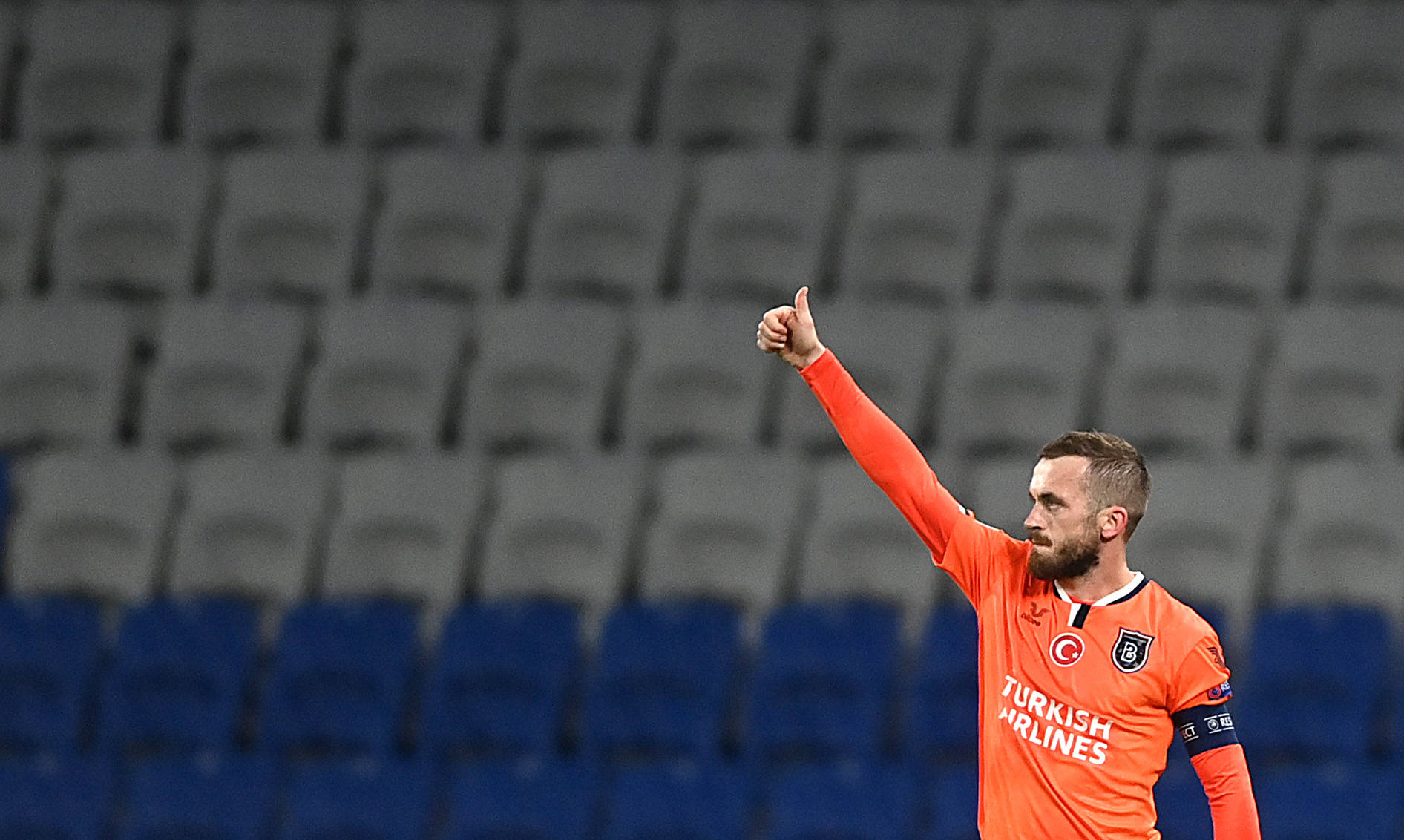 11月4日,伊斯坦布尔队球员维斯卡庆祝进球.