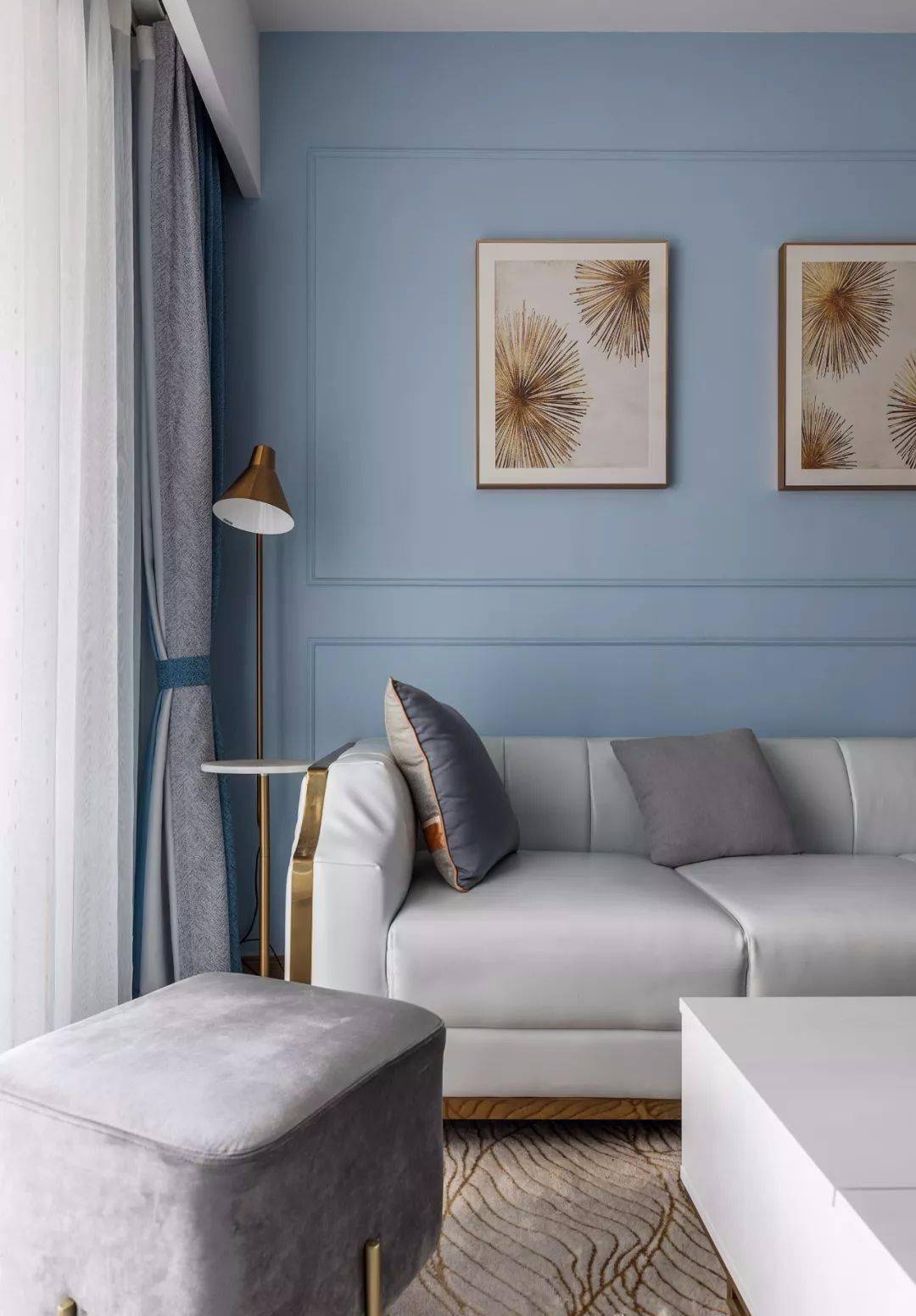 效果图99㎡简美轻奢三居清新的灰蓝色与柔和的烟灰粉带来一室优雅浪漫