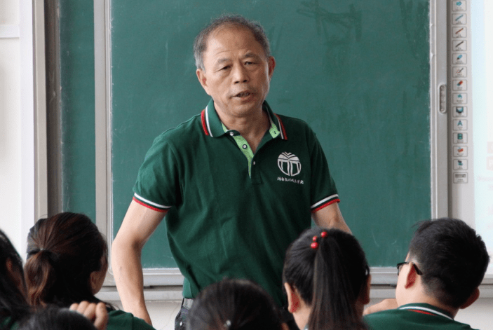 特级教师黄厚江好课不仅要看见学生的学也要看见教师的教