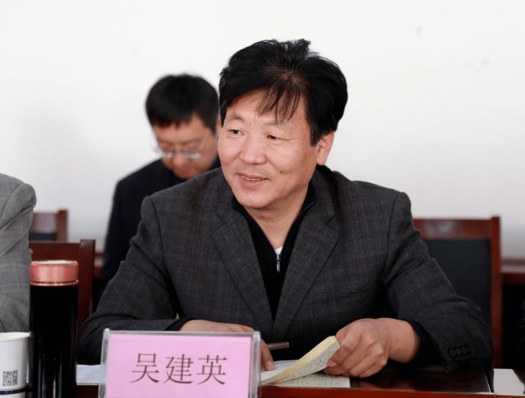 我县召开深化"放管服"改革优化营商环境暨企业家座谈会