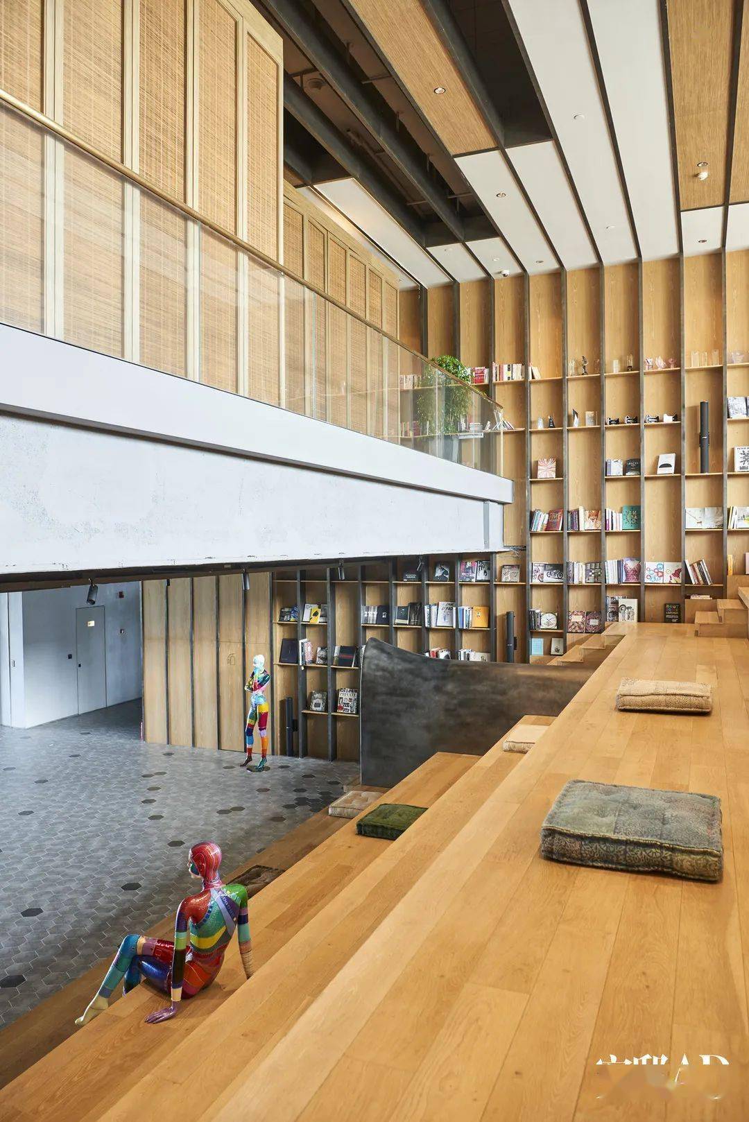 走进玛丽黛佳的总部,这个办公室和品牌创始人"长得"一模一样!