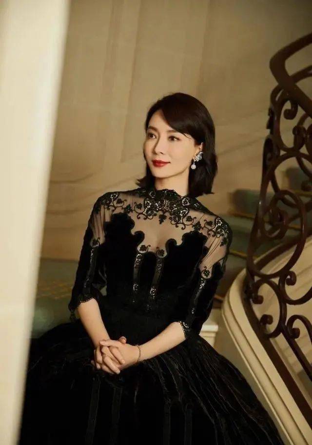 旗袍美人陈数让董卿自叹不如的她活成女人最想要的样子