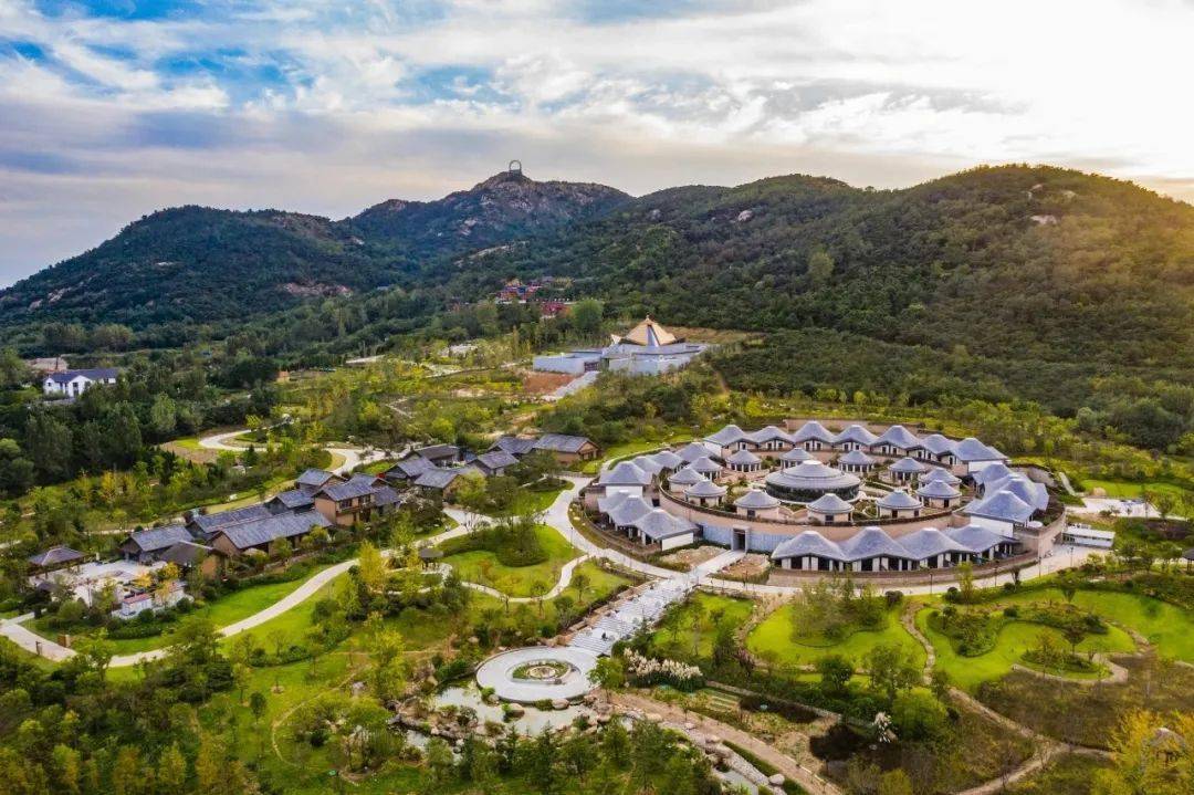 太阳客栈位于世界太阳文化五大发源地之一的天台山,是日照市首个以"