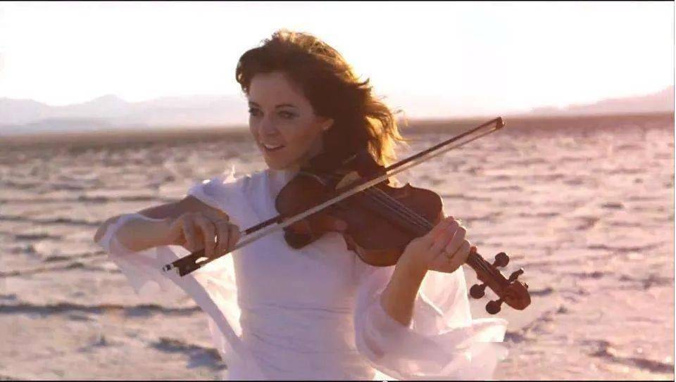 lindseystirling小提琴图片