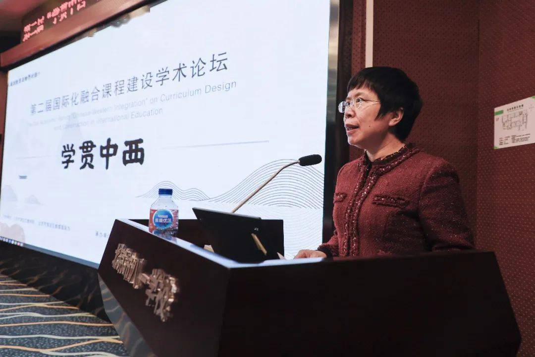 北京市教委国际合作与交流处处长潘芳芳,海淀区委教工委副书记屠永永