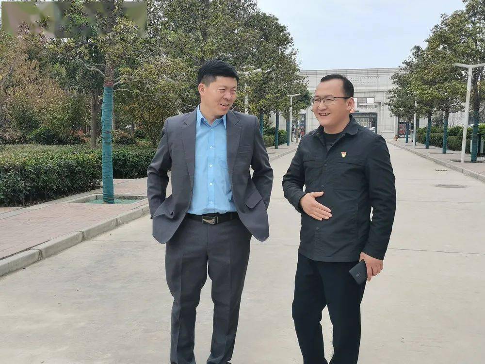 一到太康县大许寨镇君赵中学,慰问团队便受到支教学校校长王金科及