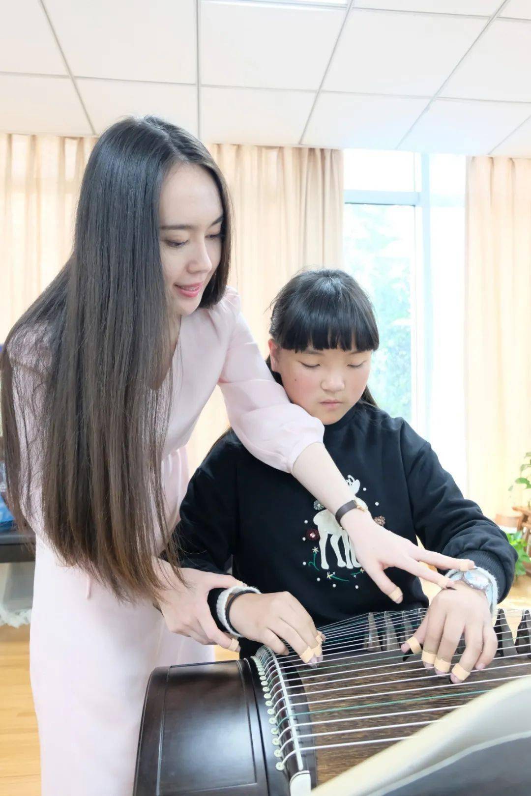 寻万里路不如名师指路 || 白洋老师与你相约韵乐古筝学校_手机搜狐网