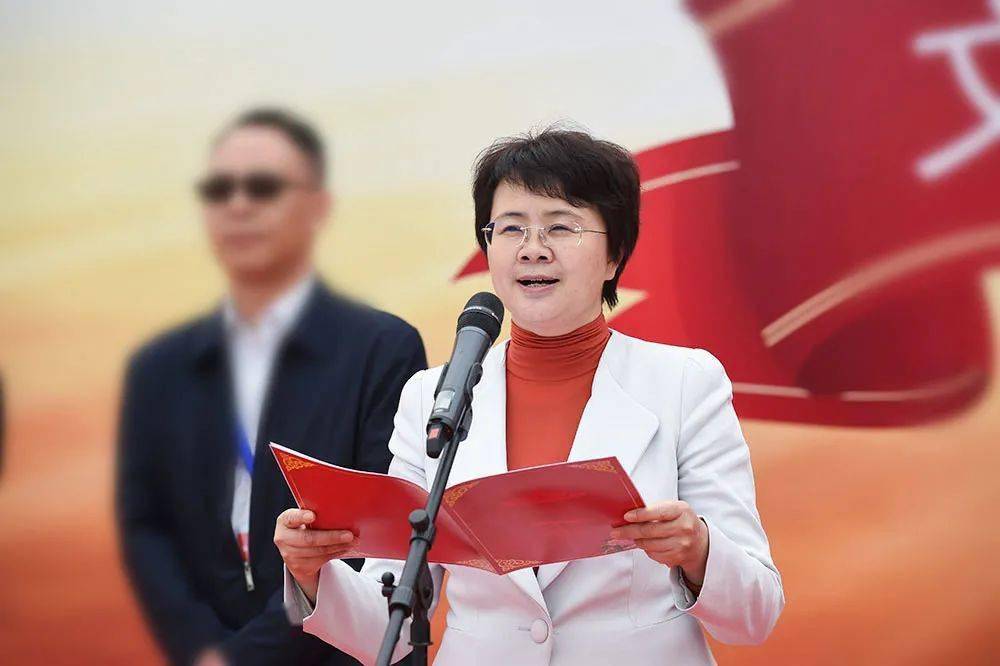 集团股份有限公司党委书记,云南鸿翔中药科技有限公司总经理郭春丽