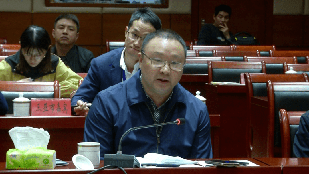 建议▲光泽县政府副县长罗旭辉介绍光泽"无废城市"建设试点工作情况据