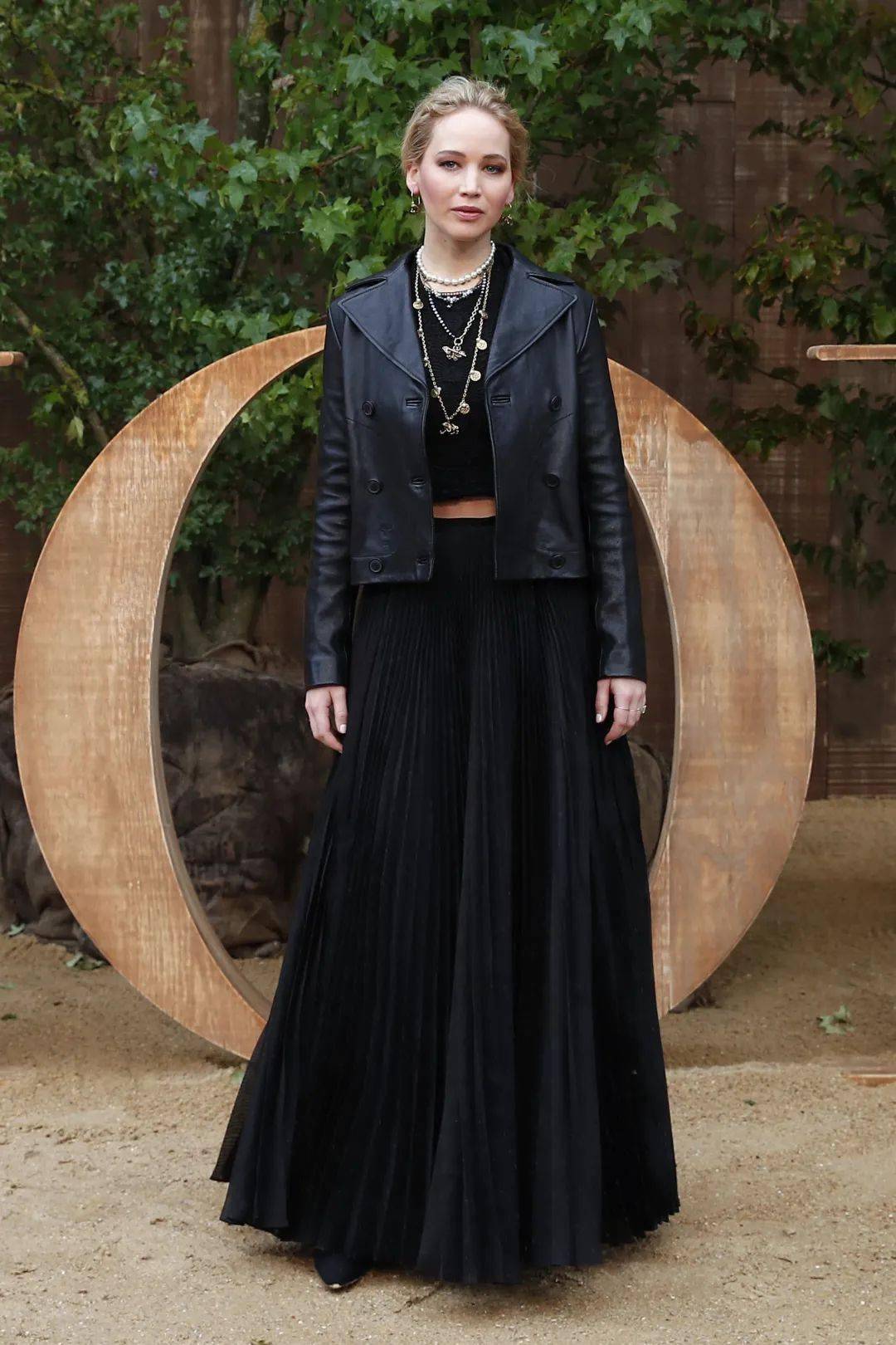 "坏女孩"才穿皮衣?