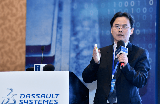 达索系统大中华区冶金行业业务负责人王叶楠作为论坛主持人,对与会