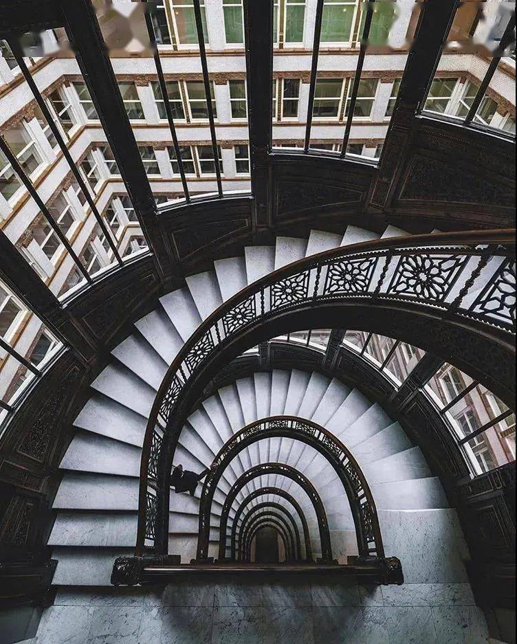 他收藏全世界最美的40张楼梯照曝光后让8万人疯狂好喜欢就差一套豪宅