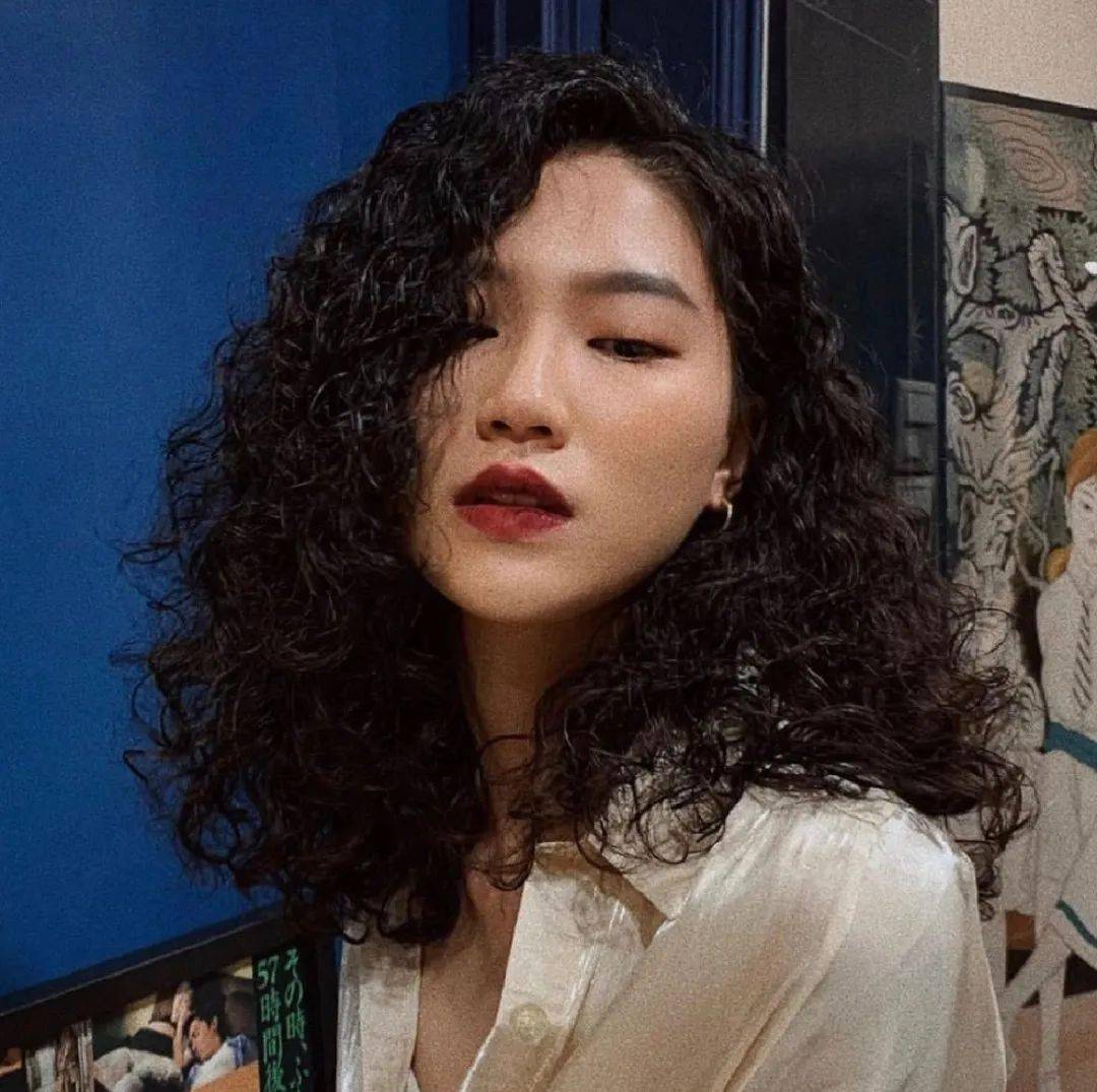 这个冬天不可缺少的小卷毛烫真的很靓仔哦