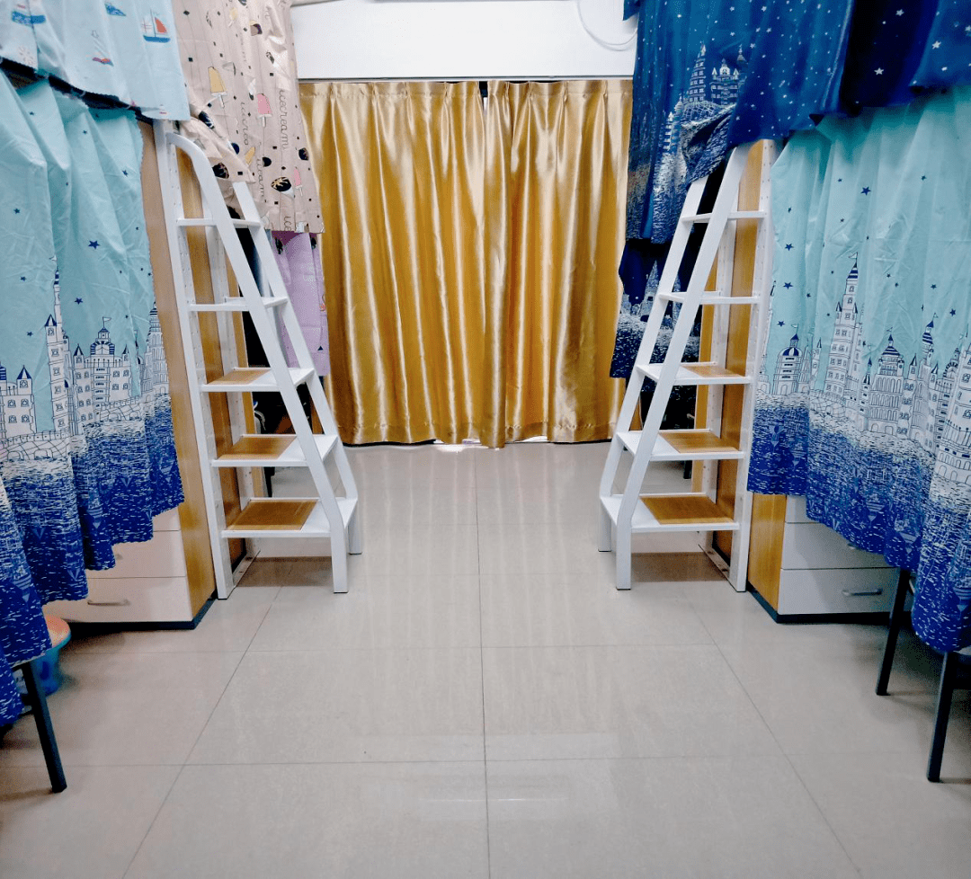 里她们有良好的卫生习惯洁净小屋03专业班级:临床186班成员:张丹阳,丁