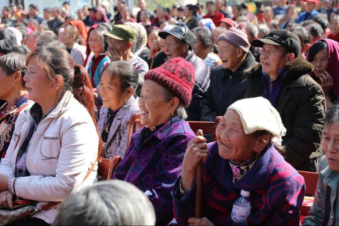 湖南文理学院扶贫文艺专场演出走进永定区龙阳村